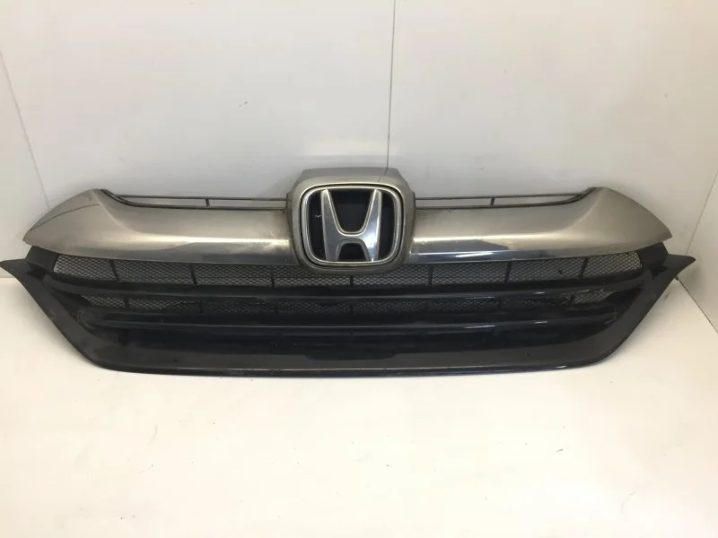 Решётка радиатора Honda CR-V 2016-2021 71121TLAA000 5, передняя