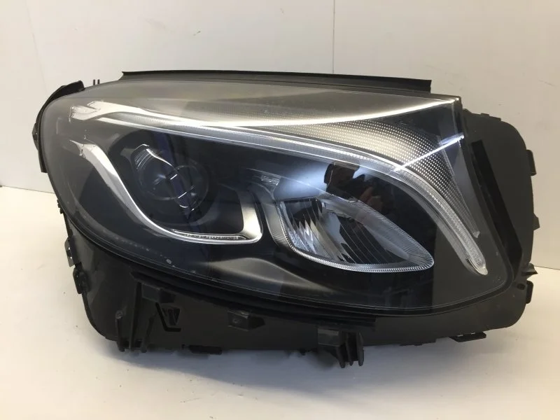 Фара Mercedes-Benz GLA-klasse 2013-2020 A2539065201 X253, передняя