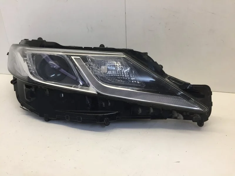 Фара Toyota Camry 2018-2020 8111033D71 XV70, передняя правая