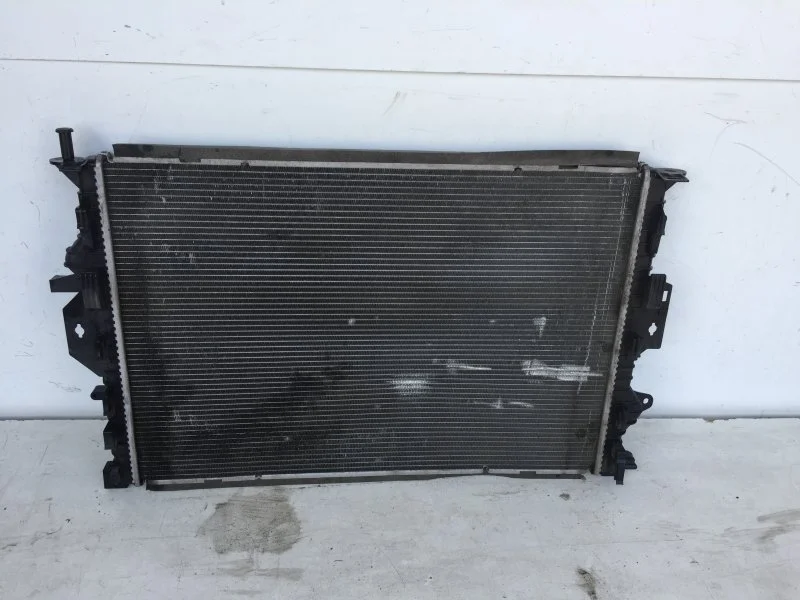 Радиатор двигателя Volvo XC60 2013-2019 31368082 2, передний