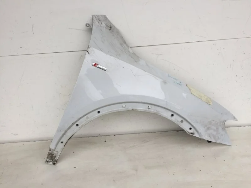 Крыло Audi Q3 2014-2019 8U0821106 8U, переднее правое