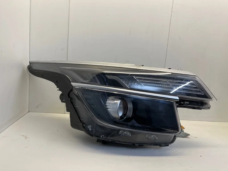 Фара галогеновая Kia Seltos 2019-2021 92102Q5110 1, передняя правая