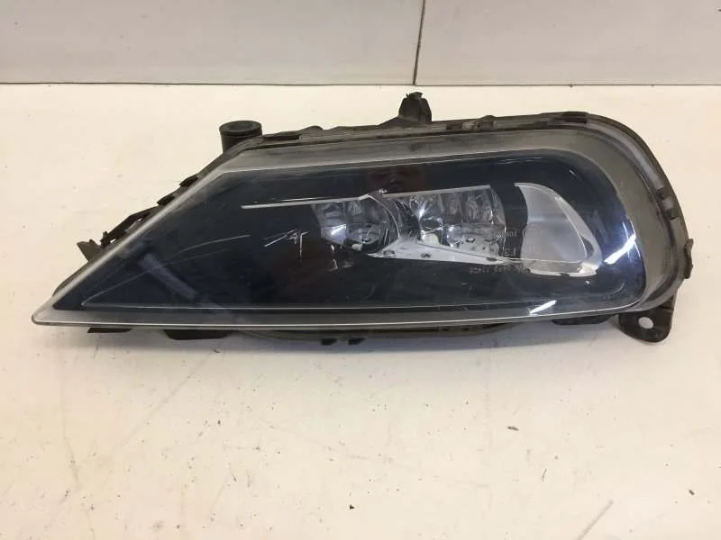 Фара противотуманная Volvo XC90 2014-2019 31395866 2, передняя правая