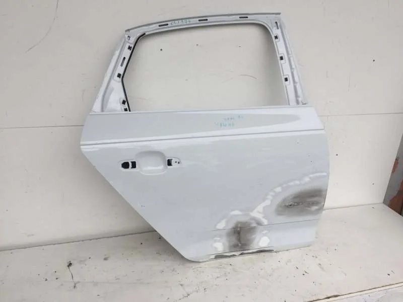 Дверь Audi A4 2015-2019 8W5833052C B9, задняя правая