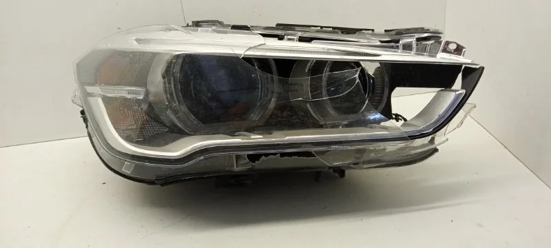 Фара BMW X1 2015-2020 63117436462 F48, передняя правая