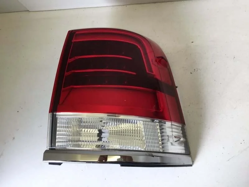 Фонарь Toyota Land Cruiser 2015-2021 8155160B80 200, задний правый