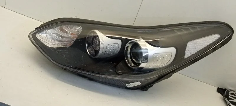 Фара Kia Sportage 2016-2020 92101F1010 4, передняя левая