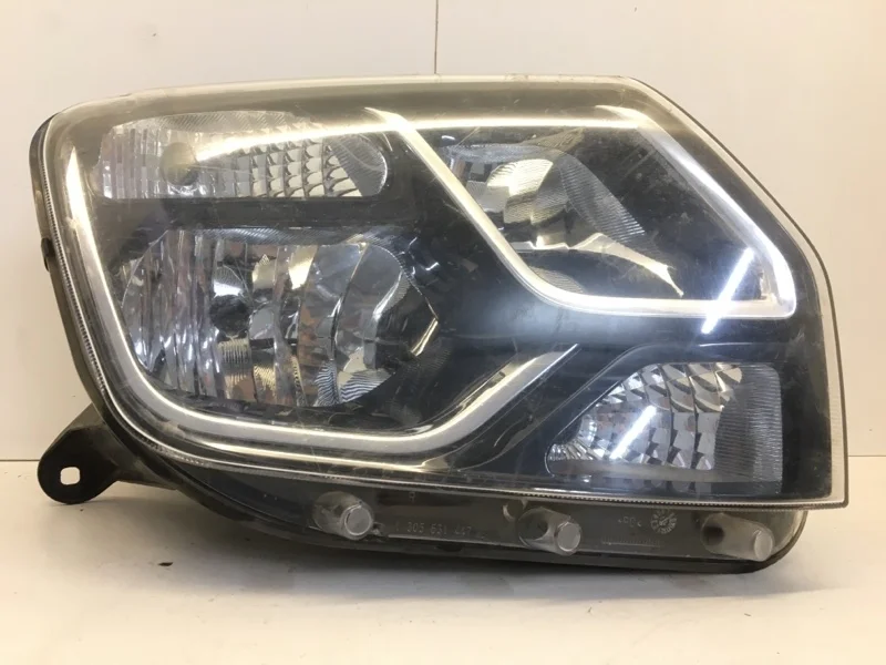 Фара Renault Duster 2015-2020 260107307R 1, передняя правая