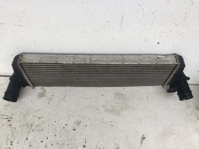 Интеркулер Volkswagen Transporter 2003-2015 7E0145804C T5, передний