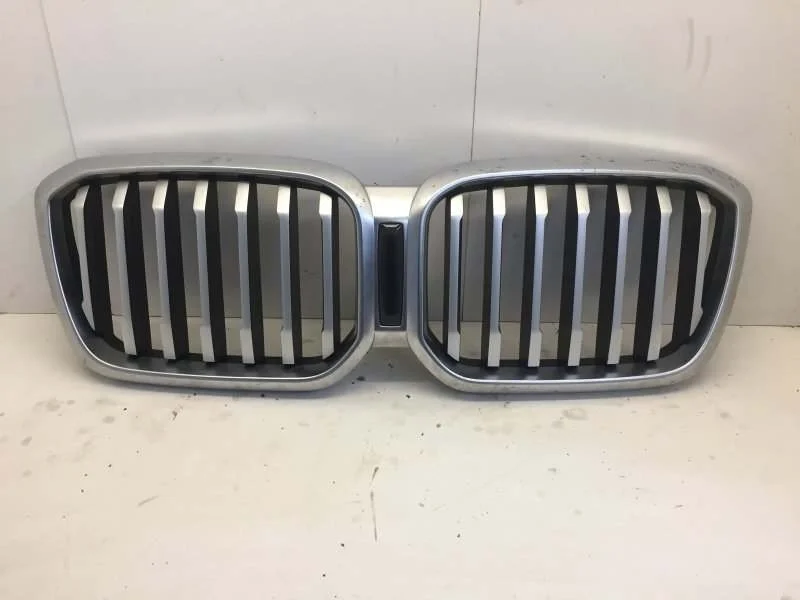 Решётка радиатора BMW X3 2021-2022 51139881906 G01, передняя