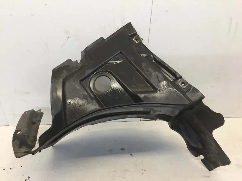 Подкрылок Audi A6 2011-2018 4G0853888J C7, передний правый