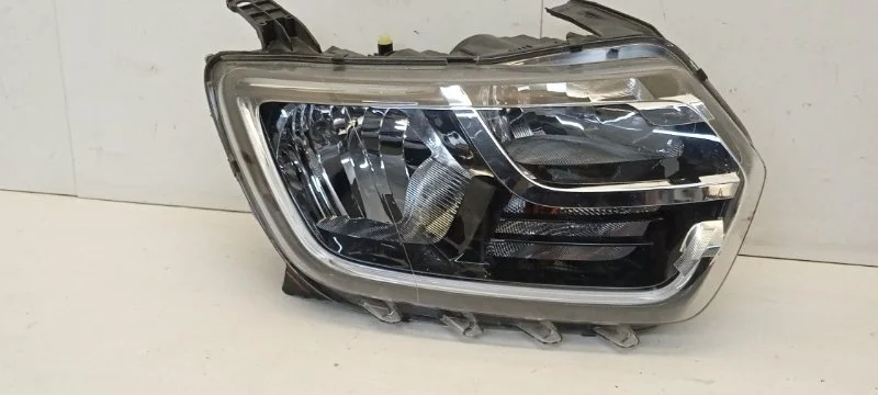 Фара Renault Duster 2021-2023 260103537R 2, передняя правая