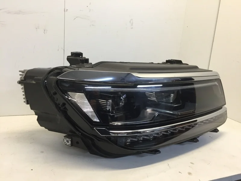 Фара Volkswagen Tiguan 2016-2022 5NB941082D 2, передняя правая