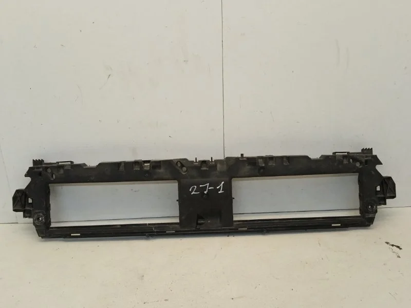 Каркас решётки радиатора Audi A4 2015-2019 8W0807771 B9, передний