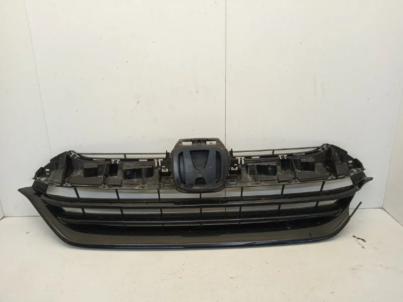 Решётка радиатора Honda CR-V 2016-2021 71121TLAA000 5, передняя