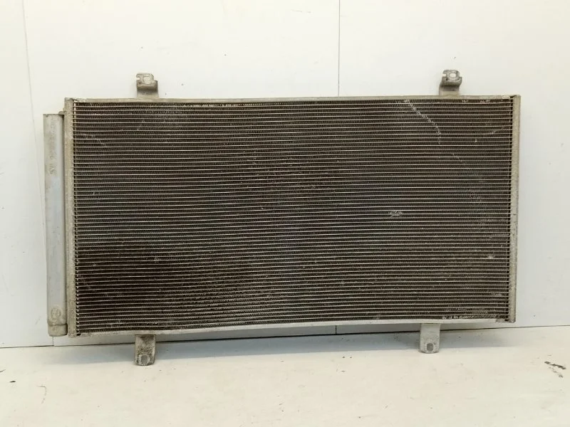 Радиатор кондиционера Toyota 8846033140, передний