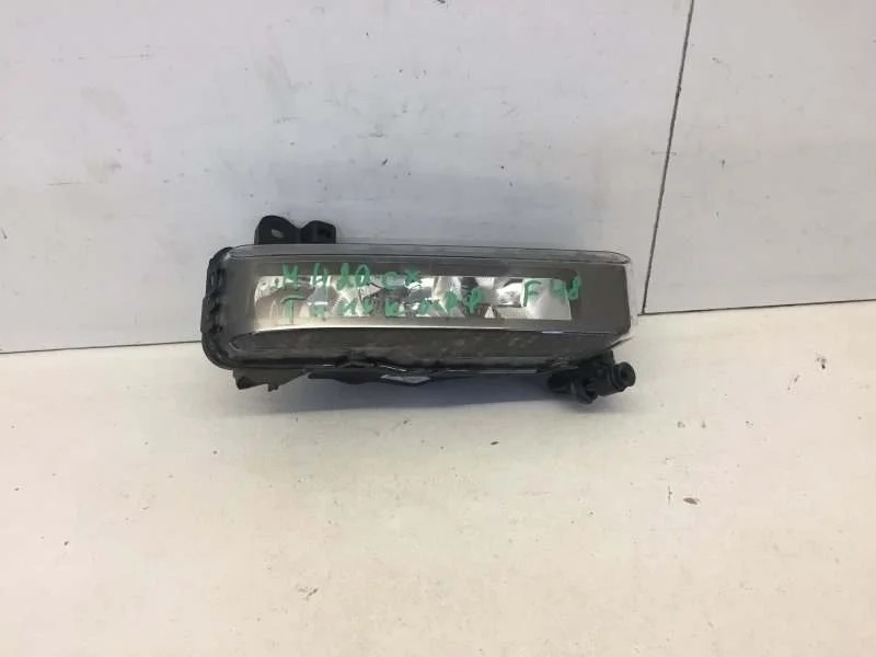 Фара противотуманная BMW 3 series 2018-2021 63178089526 G20, передняя правая