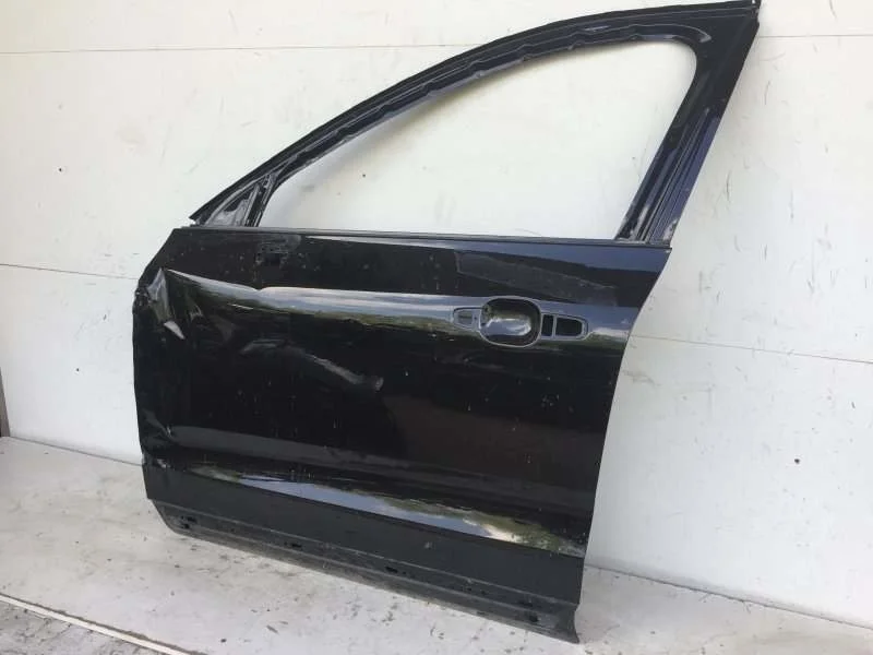 Дверь Volvo XC60 2017-2021 31655328 2, передняя левая