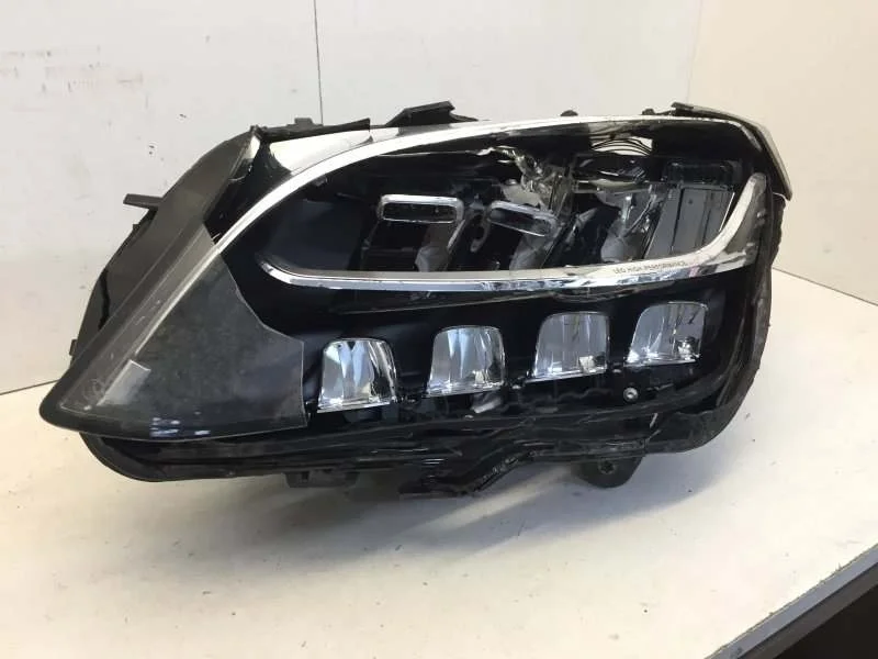 Фара Mercedes-Benz C-klasse 2018-2021 A2059065404 W205, передняя левая