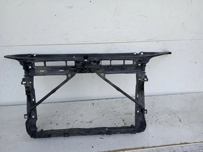 Панель передняя Skoda Octavia 2013-2020 5EU805588C 2, передний