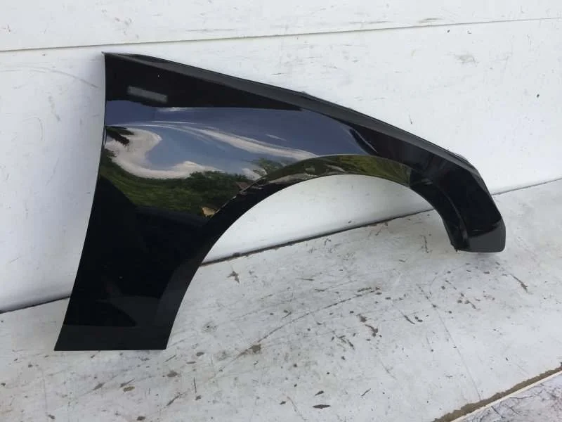 Крыло Audi A4 2019-2023 8W0821106A B9, переднее правое