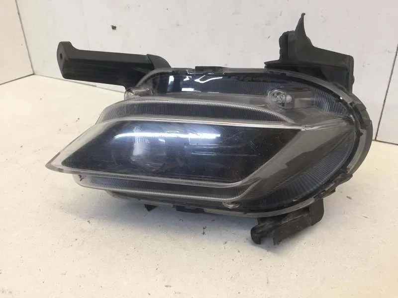 Фара противотуманная Hyundai Santa Fe 2018-2021 92202S1100 4, передняя правая