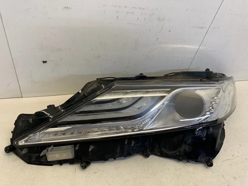 Стекло фары Toyota Camry 2018-2021 8117133D71 XV70, переднее левое