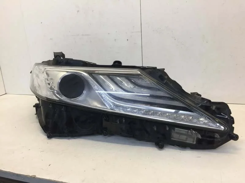 Фара Toyota Camry 2017- 2023 8114533D71 XV70, передняя правая