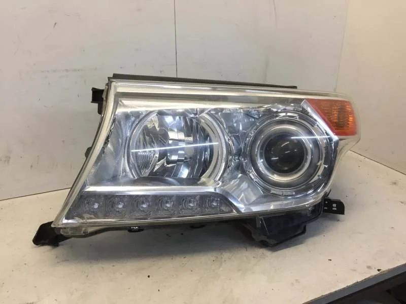 Фара Toyota Land Cruiser 2008-2021 8118560F30 200, передняя левая