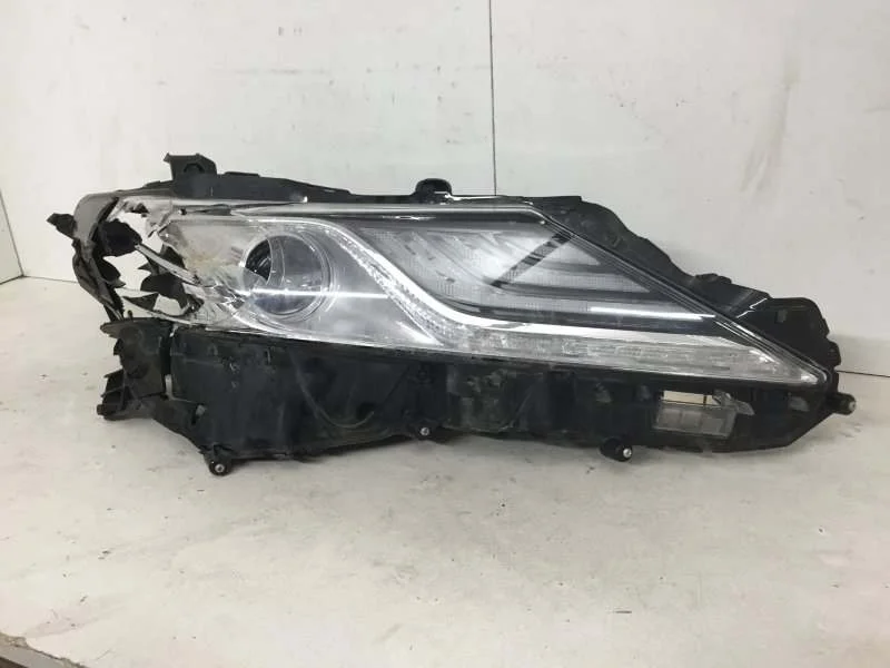 Фара Toyota Camry 2017-2023 8114533D71 XV70, передняя правая