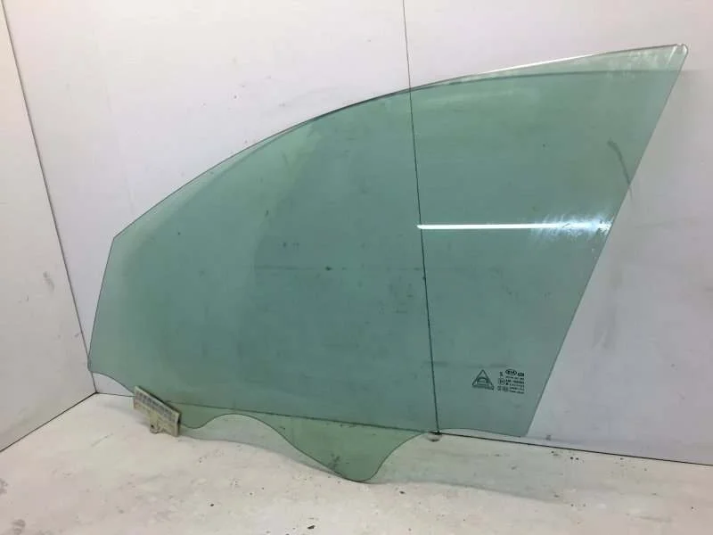 Стекло двери Kia Optima 2015-2020 82410D4030 4, переднее левое