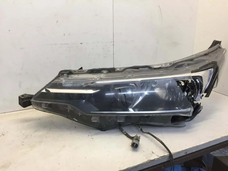 Фара Toyota Corolla 2015-2020 8115002L50 E180, передняя левая