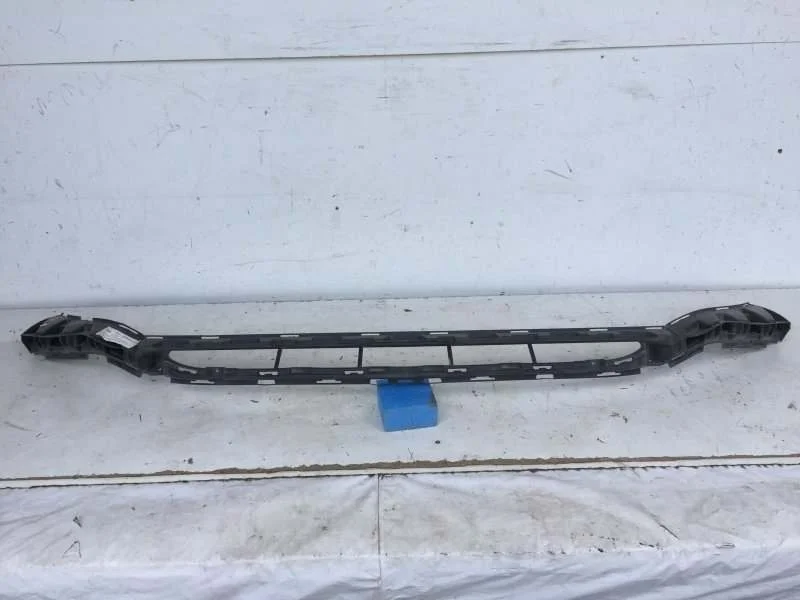 Кронштейн бампера Mercedes-Benz E-klasse 2016-2023 A2138851265 W213, передний