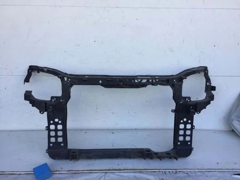 Панель передняя Kia Sorento 2013-2020 641012P500 3, передний