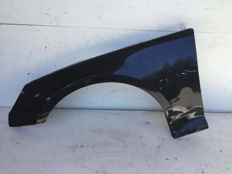 Крыло Audi A4 2019-2023 8W0821105A B9, переднее левое