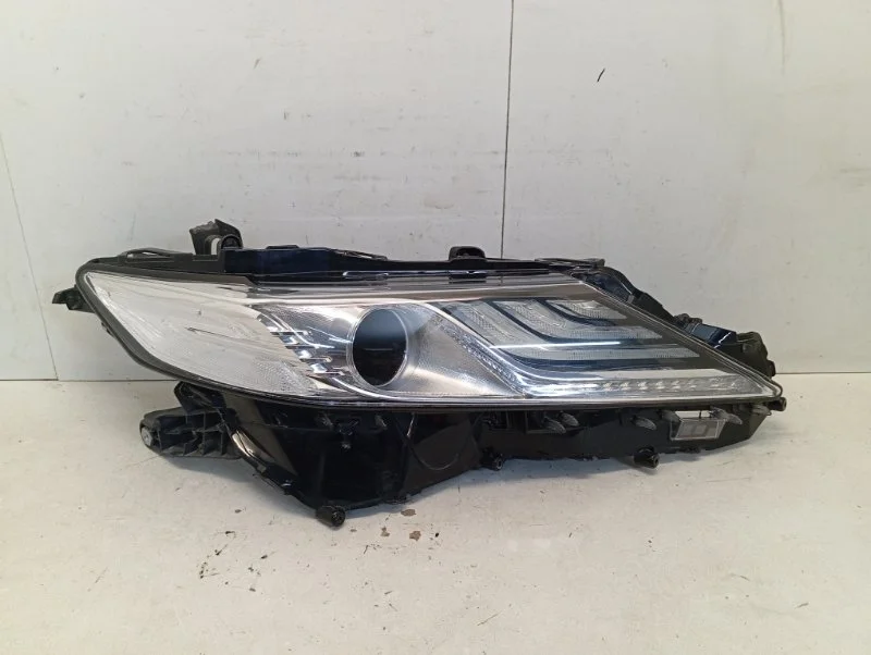 Фара Toyota Camry 2017-2021 8114533E11 XV70, передняя правая