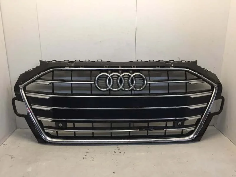 Решётка радиатора Audi A4 2015-2023 8W0853651 B9, передняя