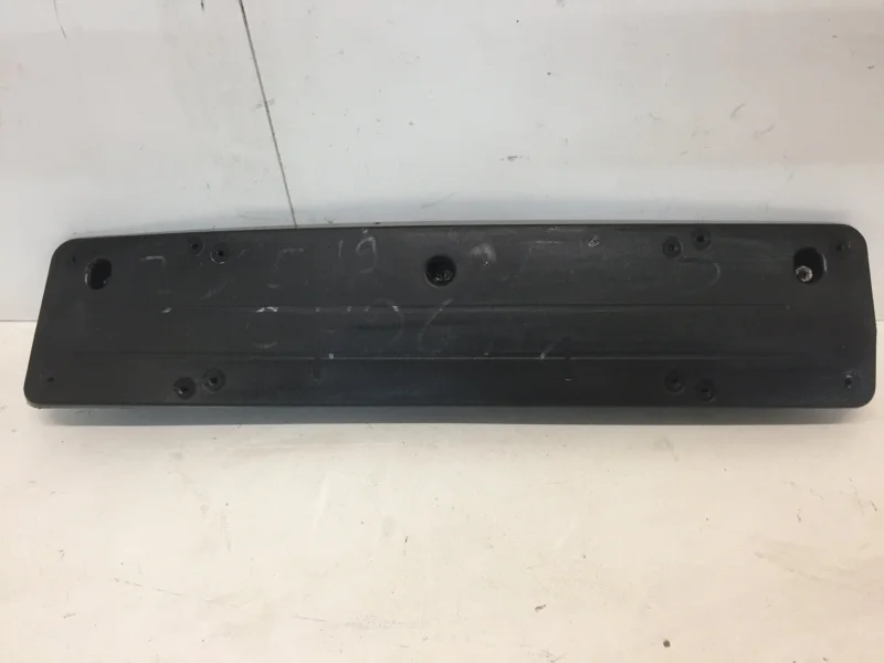 Накладка под номерной знак Mercedes-Benz E-klasse 2016-2024 A2138855400 W213, передняя