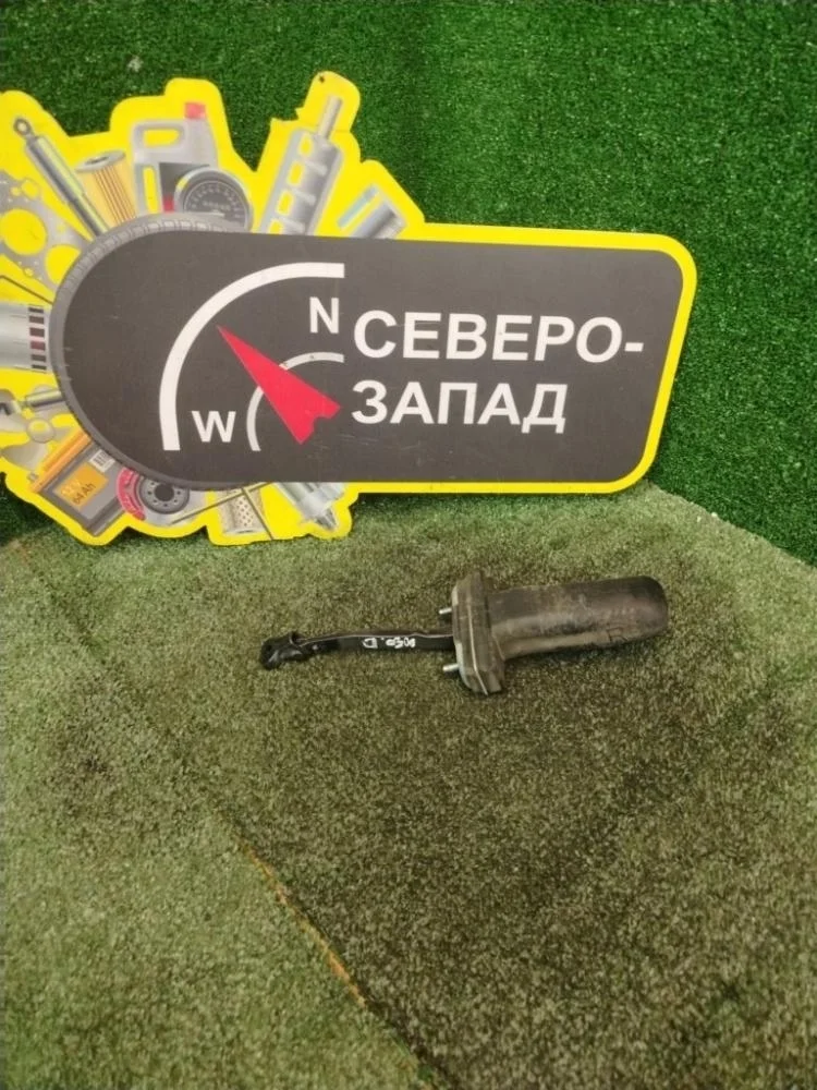 Ограничитель двери Lexus LX 2017 6862060111 VDJ201 1VDFTV, левый