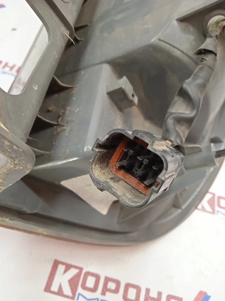 Фонарь задний левый Б/У трещина, потертости