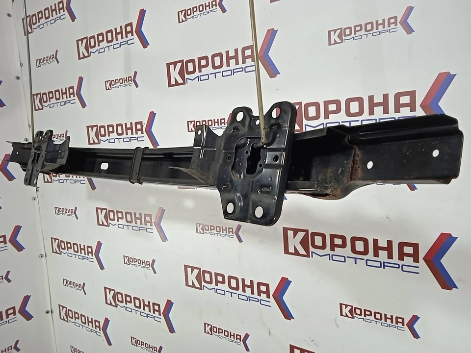 Усилитель переднего бампера Б/У оригинал, из Кореи, немного ржавчина