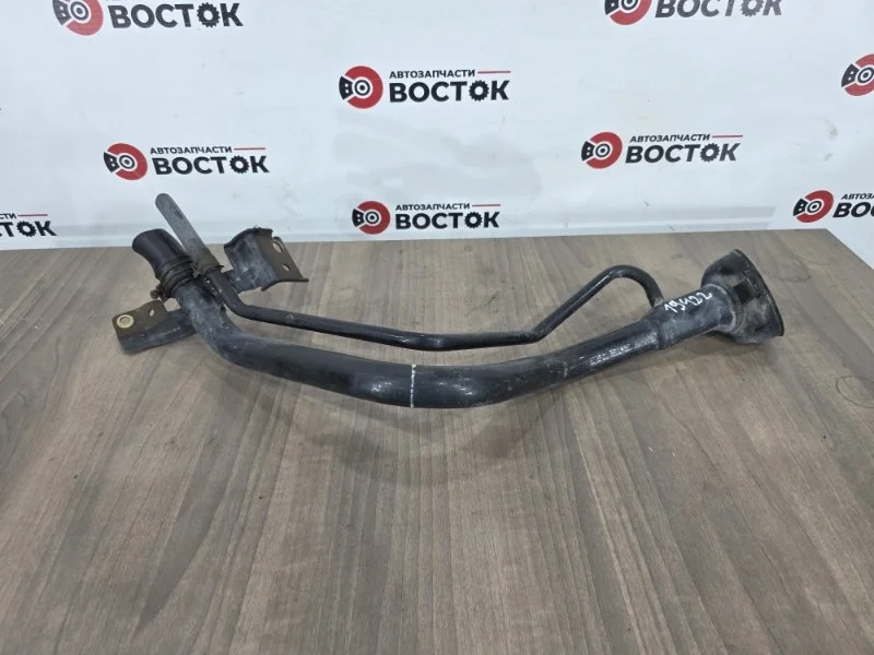 Горловина топливного бака NISSAN ALMERA 2000-2006 172215M501 N16E QG15DE QG16DE QG18DE
