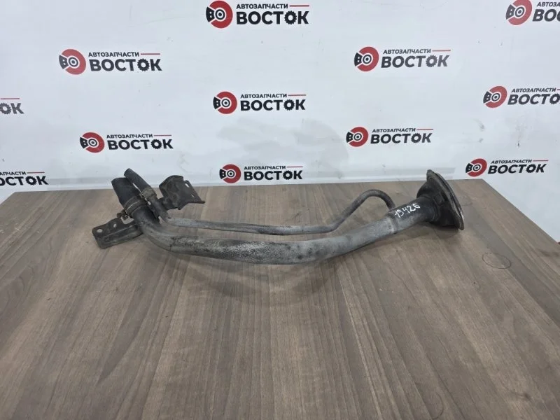 Горловина топливного бака NISSAN ALMERA 2000-2006 172215M501 N16E QG15DE QG16DE QG18DE