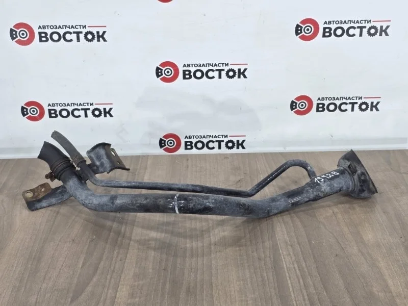 Горловина топливного бака NISSAN ALMERA 2000-2006 172215M501 N16E QG15DE QG16DE QG18DE