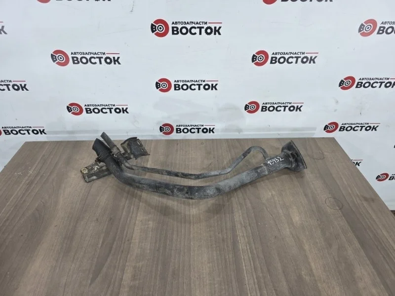 Горловина топливного бака NISSAN ALMERA 2000-2006 172215M501 N16E QG15DE QG16DE QG18DE