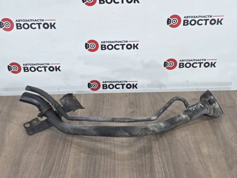 Горловина топливного бака NISSAN ALMERA 2000-2006 172215M501 N16E QG15DE QG16DE QG18DE