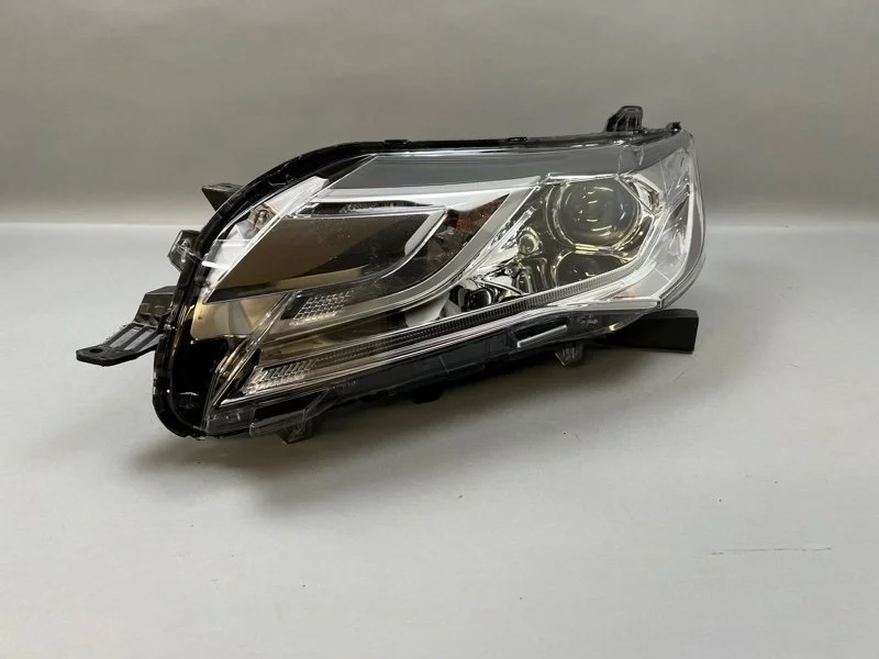 Фара Mitsubishi Pajero Sport 2015-2021 8301C793 3, передняя левая