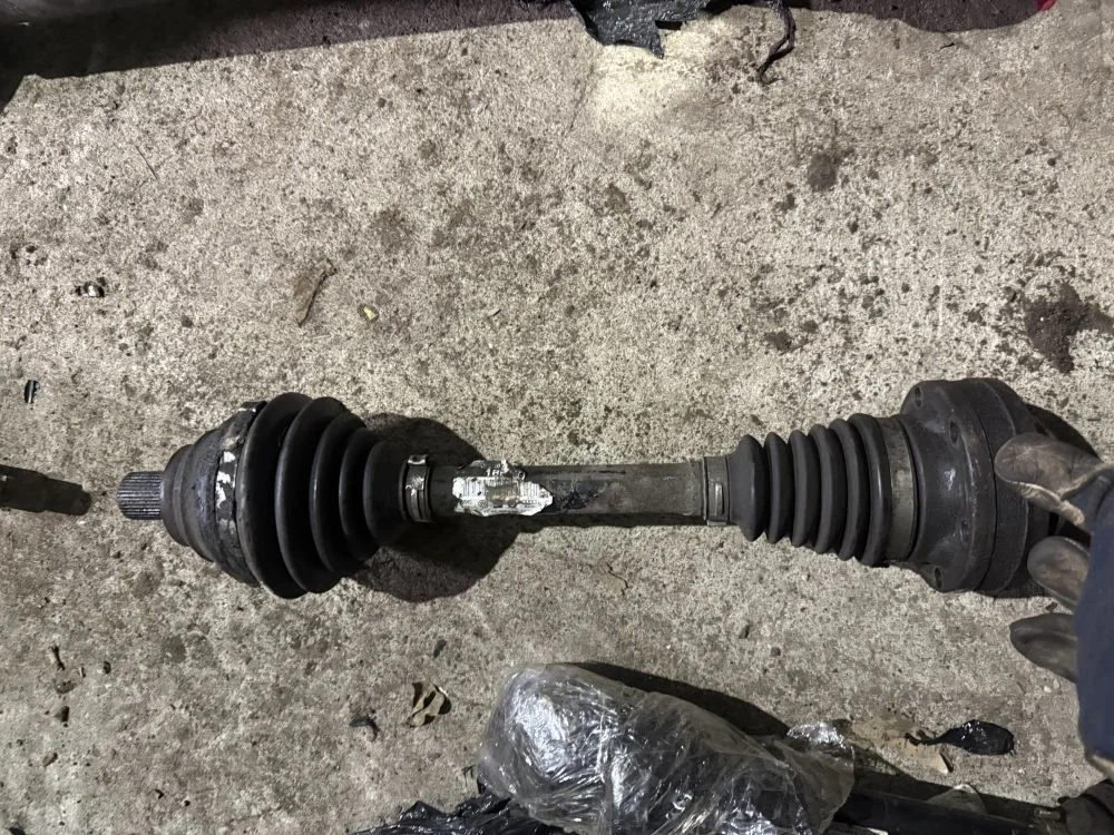 привод передний левый Volkswagen audi