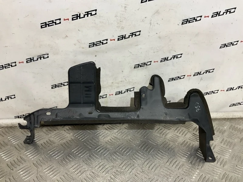 Дефлектор радиатора Nissan Juke 2011 628231KC5A MR16DDT, левый