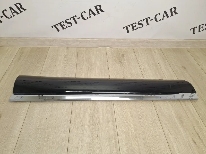 Молдинг двери VW Touareg 2 2010 - 2018 7P